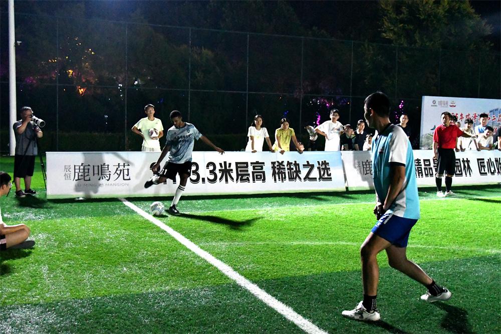 国际德比, 队由本地教