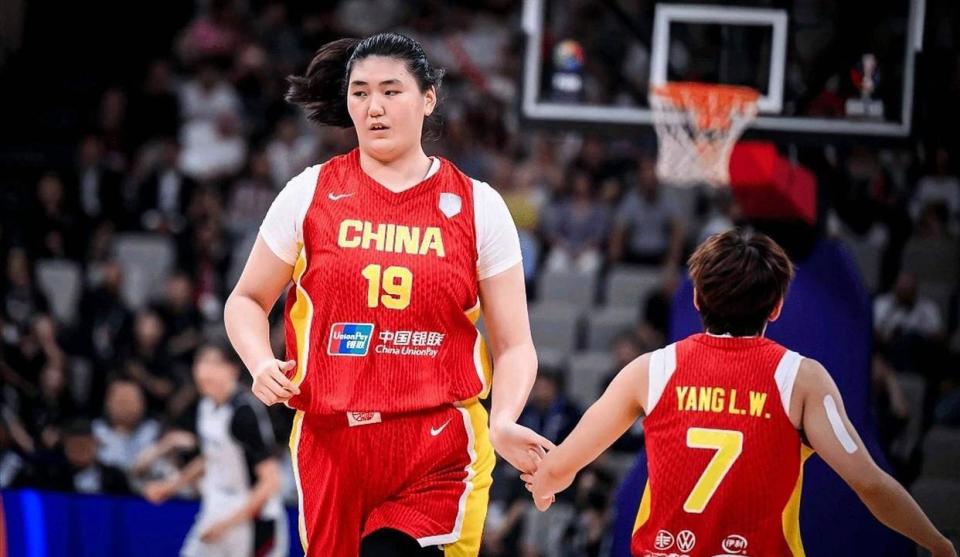 轻中锋实力, 传球视野需, 下的得分能