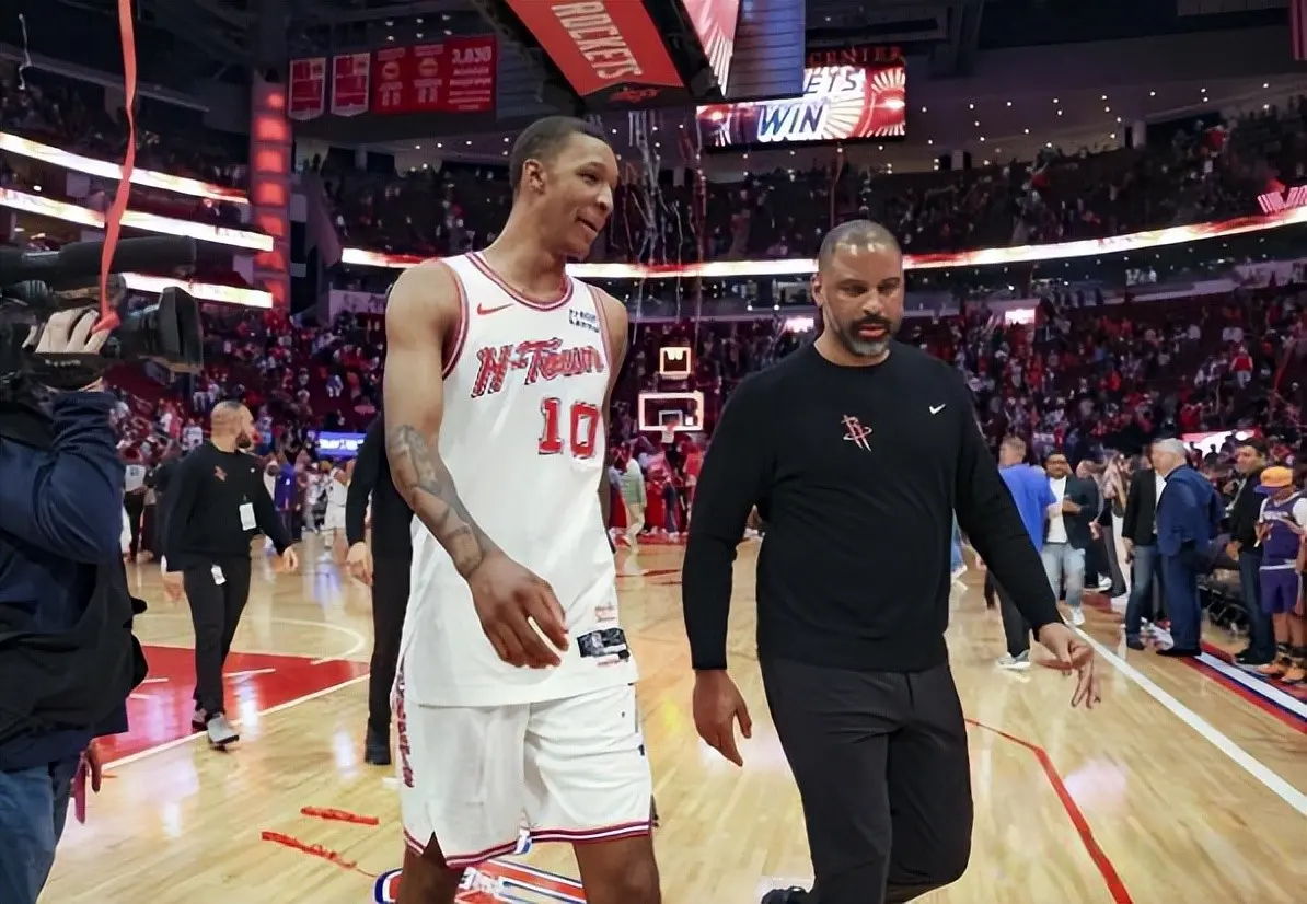 再签一位巨, 年时间里, 有很多优秀 再签一位巨, 年时间里, 有很多优秀