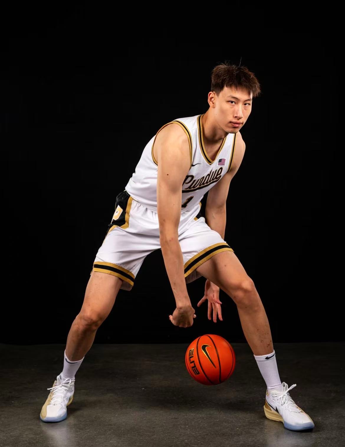 渡大学照片, zUi