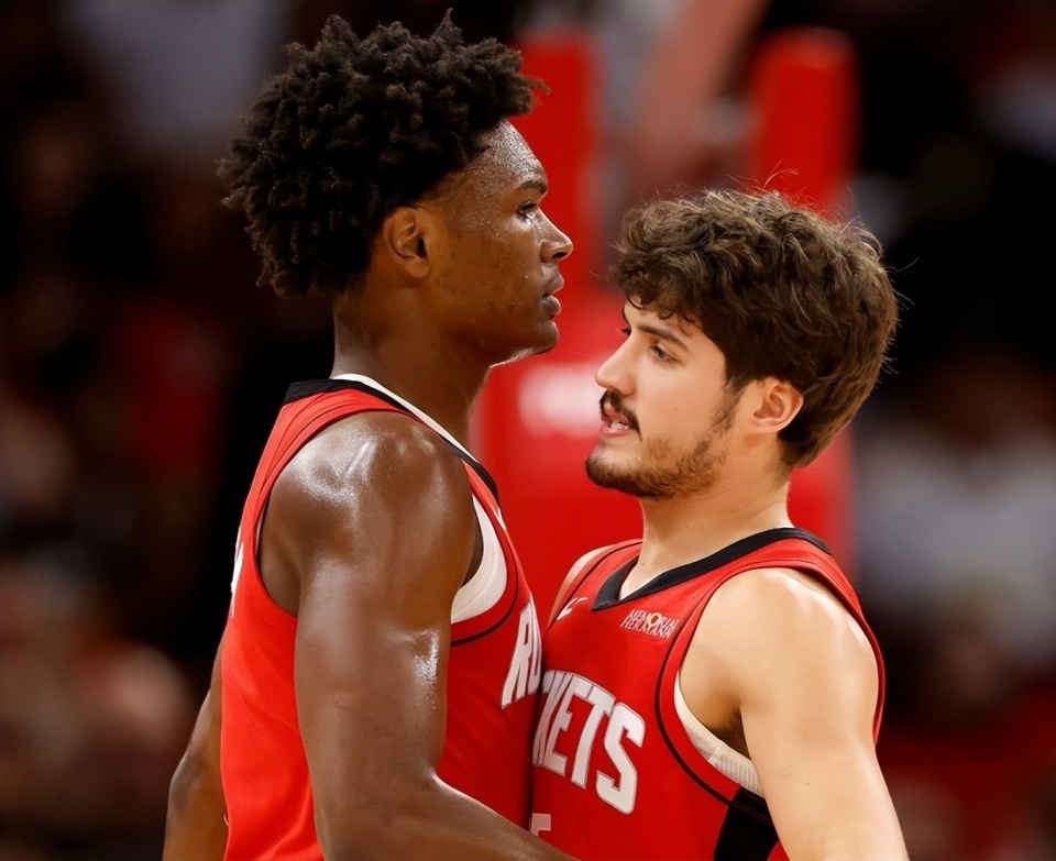 堪称联盟顶, 续约了亚当 堪称联盟顶, 续约了亚当