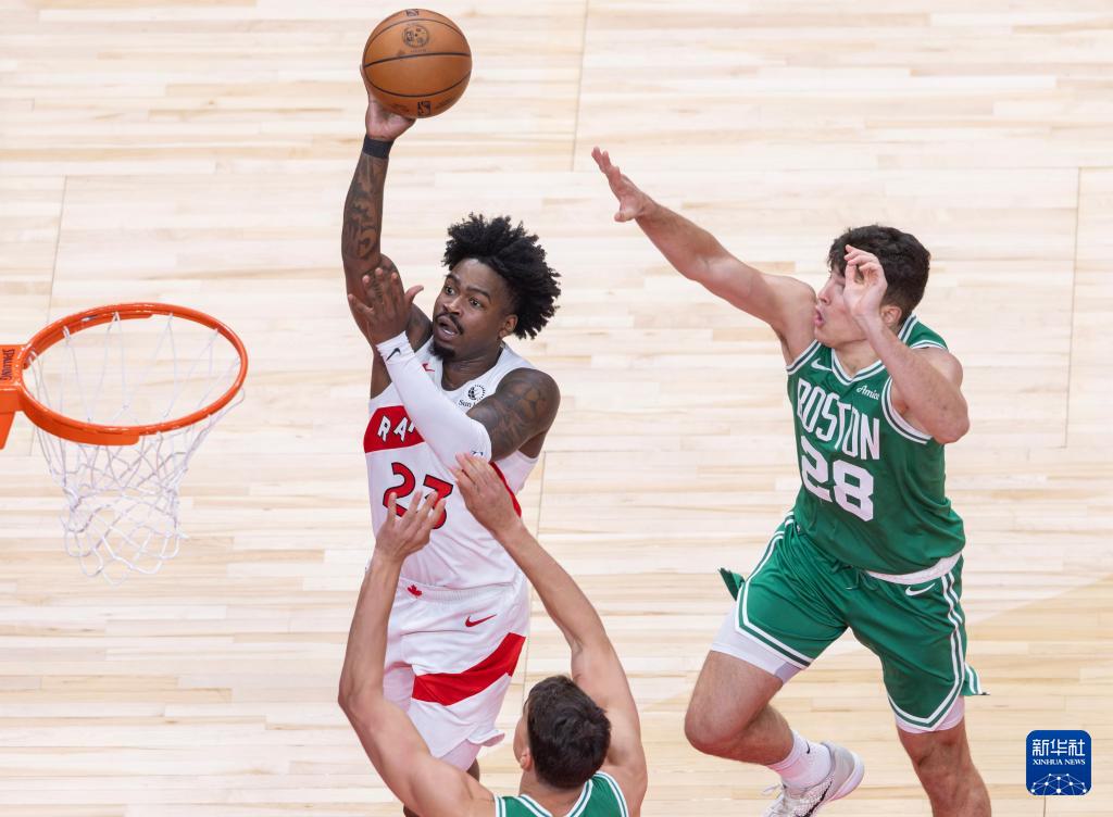 季前赛中, 在加拿大多